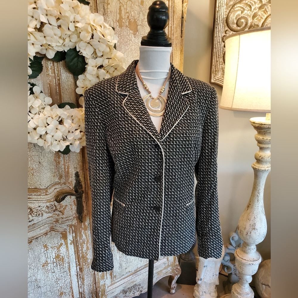 Talbots Black and Ivory Tweed Blazer Size 16